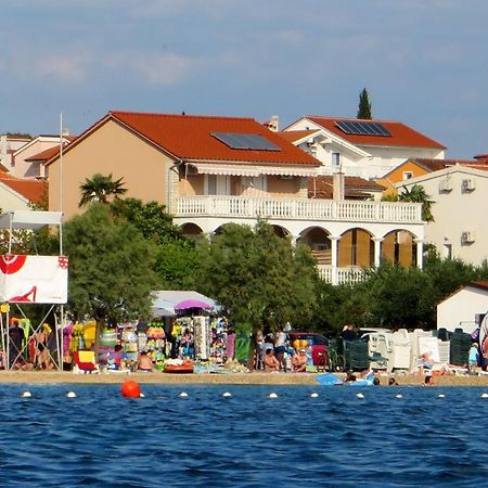 Beach Apartments Roza - The Garden Apartment Biograd Na Moru Esterno foto